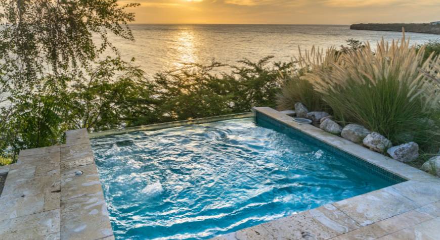 plunge-pool